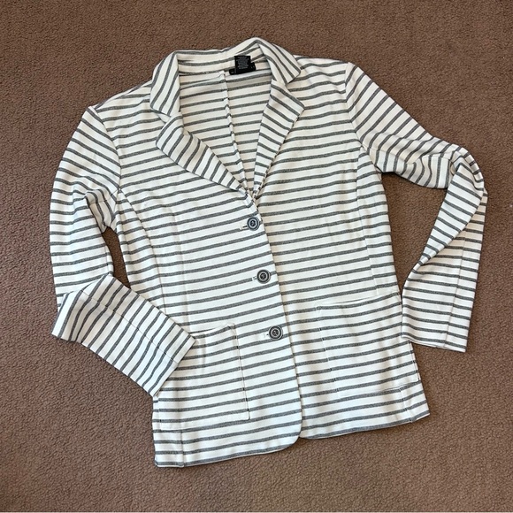 Tahari Jackets & Blazers - Tahari Women’s Blazer Sz Small White/Cream w Black Stripes Long Sleeve Soft Knit